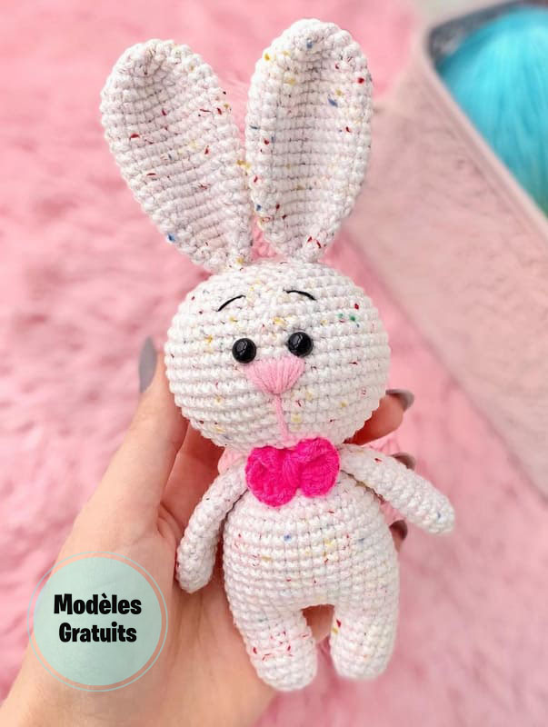 Crochet mignon lapin rose amigurumi modèle gratuit