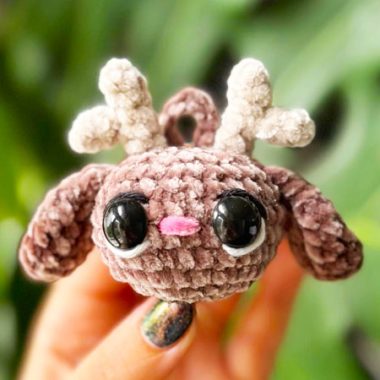 Jackalope Porte-clés au Crochet PDF Modèle Gratuit (1)