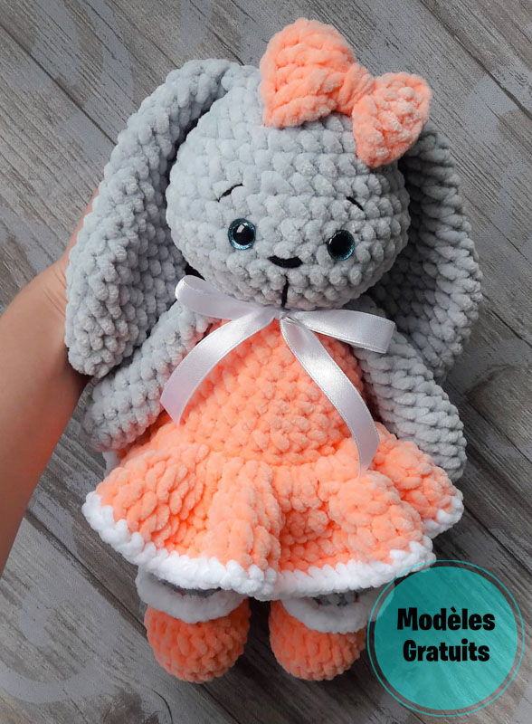 Lapin en Robe Amigurumi Modèle Gratuit au Crochet (1)