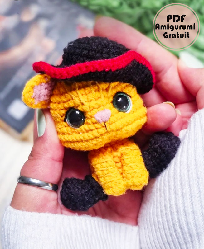 Le Chat Potté PDF Amigurumi Modèle Gratuit (1)