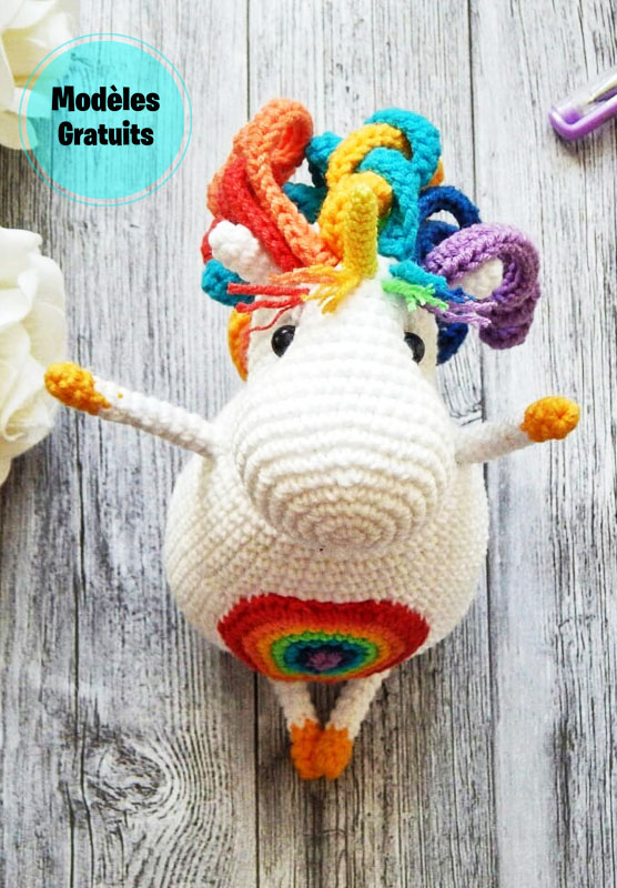 Licorne Arc-en-ciel au Crochet Amigurumi Gratuit (2)