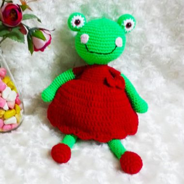 Modèle Amigurumi de Grenouille en Robe au Crochet Gratuit