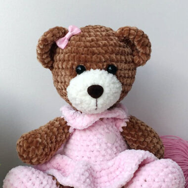 Ours Mignon Avec Robe Amigurumi Modèle Gratuit au Crochet (3)