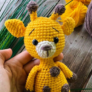 Petite Girafe Amigurumi Patron Gratuit au Crochet