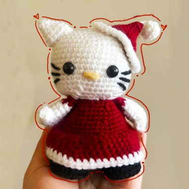 Hello Kitty pour Noël Amigurumi PDF Modèle Gratuit (1)