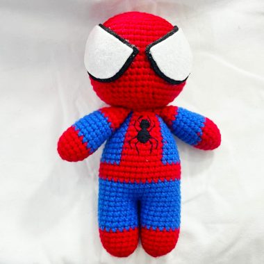 Spider-Man Poupée au Crochet Modèle PDF gratuit (1)
