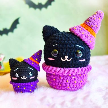 Chat avec Chapeau de Sorcière Amigurumi Patron Gratuit (1)