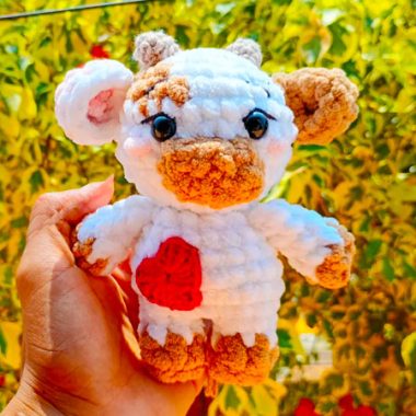 Moshie la Vache Amigurumi PDF Patron Gratuit (1)