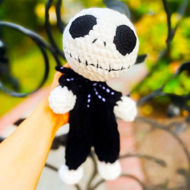 Épouvantail Poupée Halloween Amigurumi Patron Gratuit (1)