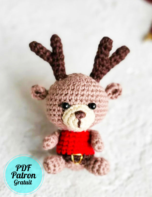 Amigurumi Porte-clés de Noël Cerf au Crochet PDF Gratuit (2)