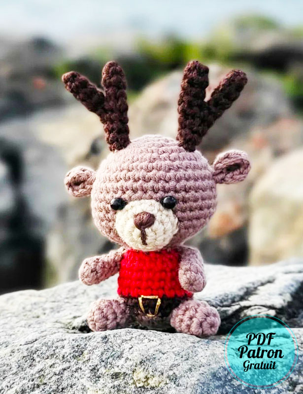 Amigurumi Porte-clés de Noël Cerf au Crochet PDF Gratuit (3)