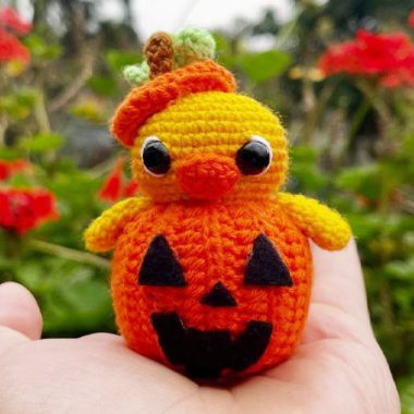 Canard Citrouille pour Halloween Amigurumi Modèle Gratuit (1)