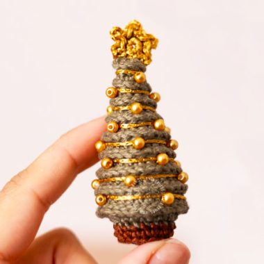 Sapin de Noël Porte-clés au Crochet PDF Patron Gratuit (1)