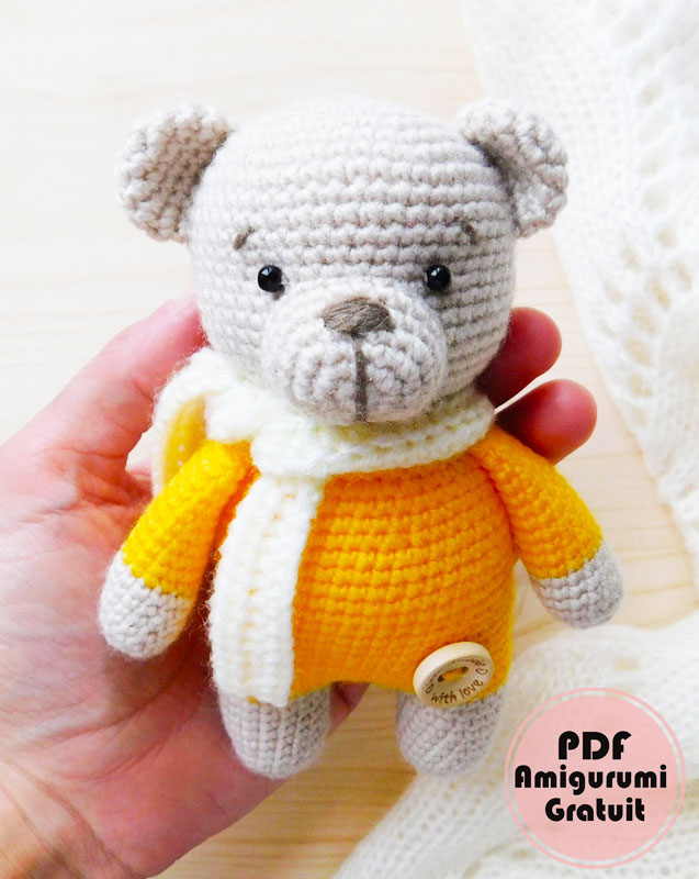 Ours Osmo avec Foulard au Crochet PDF Patron