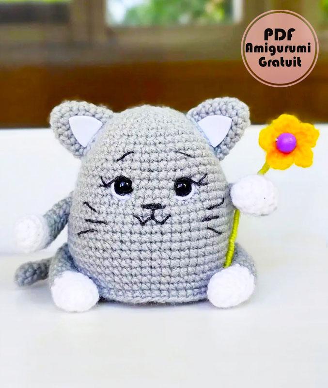 Amigurumi Chat Avec une Fleur à la Main Gratuit