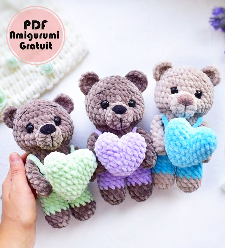 Ours en Peluche avec coeur au Crochet Patron
