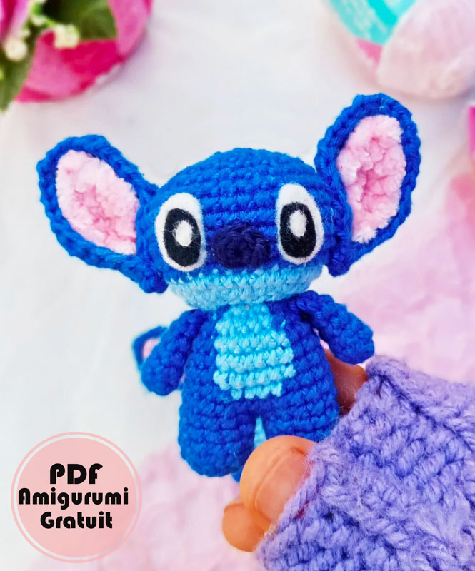 Amigurumi Lilo et Stitch Porte-clés Modèle PDF Gratuit (1)
