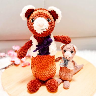 Furet avec veste aux myrtilles Modèle de Crochet (1)