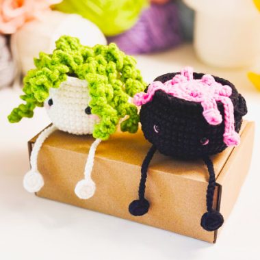 Chaudron à Longues Jambes au Crochet Modèle Gratuit (1)